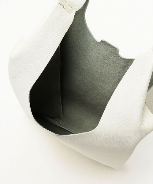 Ray BEAMS（レイビームス）の「Ray BEAMS / レザー ショッパー バッグ（トートバッグ・レディース・オフホワイト/ブラック・ONE SIZE）」の9枚目の写真