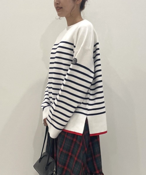 AS KNOW AS PINKY（アズノゥアズピンキー）の「裾ちょびイロ ボーダープルオーバー（ニット/セーター・レディース・ホワイト×ネイビー/ネイビー×ホワイト/ブラウン系・FREE）」の4枚目の写真