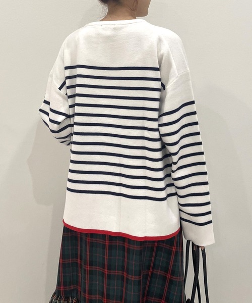 AS KNOW AS PINKY（アズノゥアズピンキー）の「裾ちょびイロ ボーダープルオーバー（ニット/セーター・レディース・ホワイト×ネイビー/ネイビー×ホワイト/ブラウン系・FREE）」の5枚目の写真