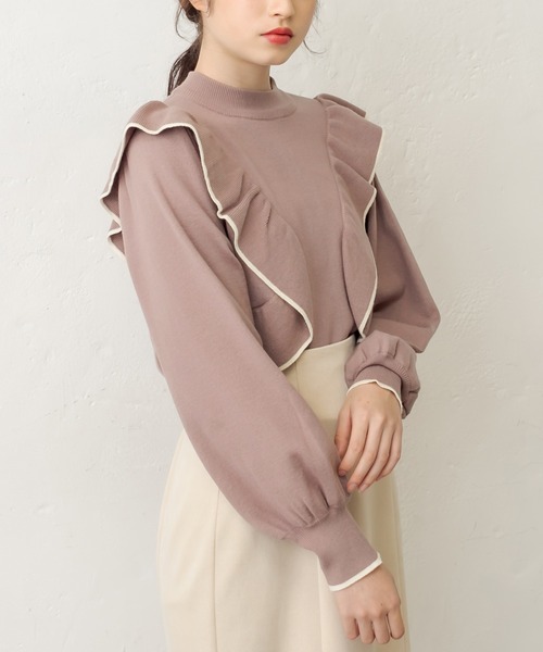 OLIVE des OLIVE(オリーブデオリーブ)の「後ろ姿も抜かりない可愛いフリルニット(ニット/セーター・レディース・オフホワイト/ブラック/ライトブラウン・FREE)」の1枚目の写真