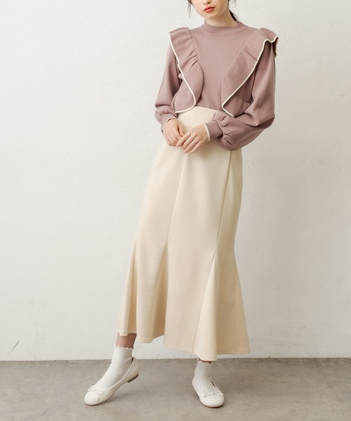 OLIVE des OLIVE(オリーブデオリーブ)の「後ろ姿も抜かりない可愛いフリルニット(ニット/セーター・レディース・オフホワイト/ブラック/ライトブラウン・FREE)」の10枚目の写真