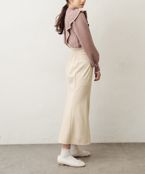 OLIVE des OLIVE(オリーブデオリーブ)の「後ろ姿も抜かりない可愛いフリルニット(ニット/セーター・レディース・オフホワイト/ブラック/ライトブラウン・FREE)」の11枚目の写真