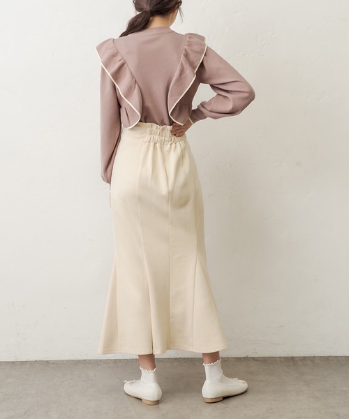 OLIVE des OLIVE(オリーブデオリーブ)の「後ろ姿も抜かりない可愛いフリルニット(ニット/セーター・レディース・オフホワイト/ブラック/ライトブラウン・FREE)」の12枚目の写真