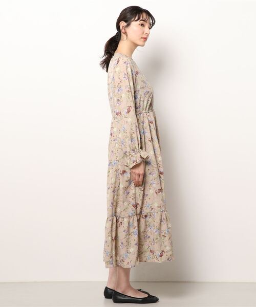 Te chichi TERRASSE(テチチテラス)の「【日比谷花壇コラボ】ティアードワンピース(ワンピース・レディース・グリーン/ブラック/ベージュ・フリ-)」の4枚目の写真