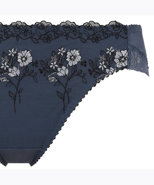 AMOSTYLE BY Triumph（アモスタイルバイトリンプ）の「ワイルドブーケ レギュラーショーツ AMST1370 Hikini JX（ショーツ・レディース・プラム/ライトブルー/ベージュ/ライトグリーン/ネイビー/イエロー・L/M）」の10枚目の写真