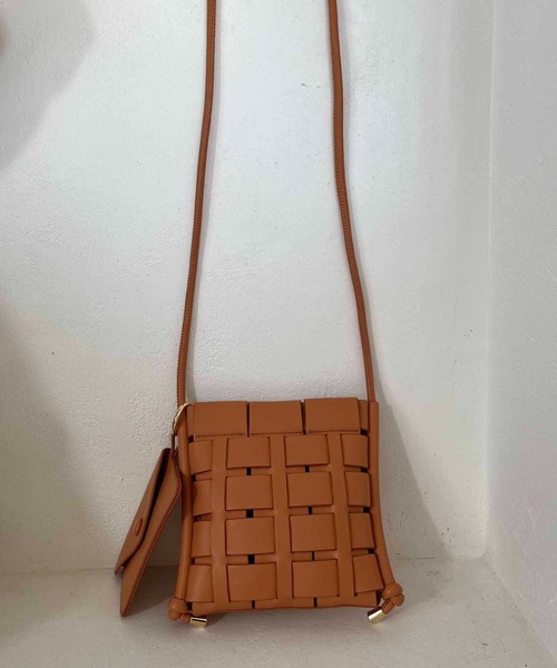 CAPRICIEUX LE'MAGE（カプリシューレマージュ）の「メッシュスマホマルチショルダーバッグ（ショルダーバッグ・レディース・アイボリー/オレンジ/ブラック・FREE）」の4枚目の写真