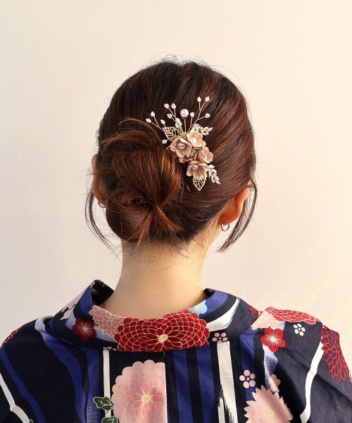 CEMONEMO（セモネモ）の「カラフル フラワーブーケ ヘアクリップ（バレッタ/ヘアクリップ・レディース・ベビーピンク/ホワイト/ライトブルー・FREE）」の5枚目の写真