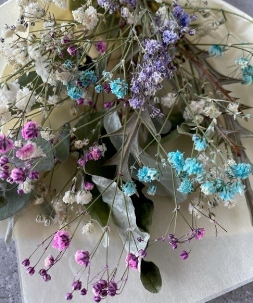 かすみ草のミニスワッグ