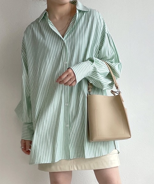 w closet(ダブルクローゼット)の「先染めストライプシャツはおり(シャツ/ブラウス・レディース・グリーン系その他/ブルー系その他/ピンク系その他・FREE)」の2枚目の写真