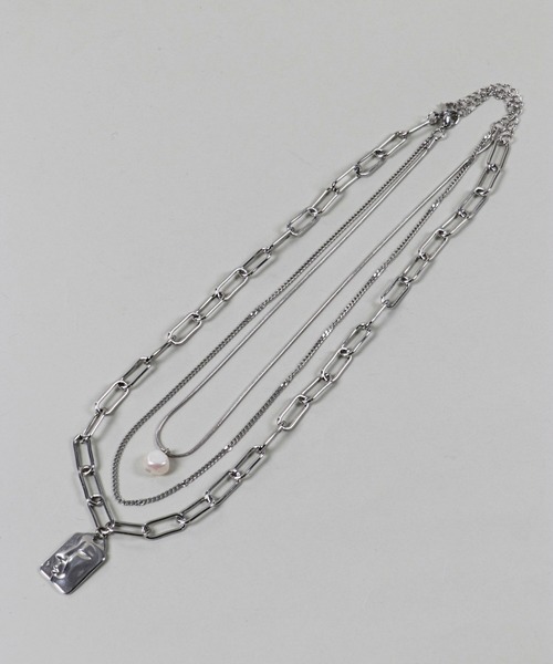 SPINNS（スピンズ）の「【2本セットアイテム】パール×プレートモチーフ3連チェーンネックレス（ネックレス・レディース・シルバー/ゴールド・ONESIZE）」の6枚目の写真