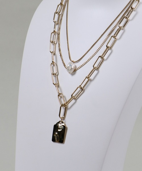 SPINNS（スピンズ）の「【2本セットアイテム】パール×プレートモチーフ3連チェーンネックレス（ネックレス・レディース・シルバー/ゴールド・ONESIZE）」の15枚目の写真
