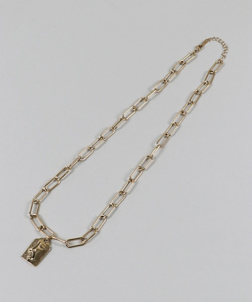 SPINNS（スピンズ）の「【2本セットアイテム】パール×プレートモチーフ3連チェーンネックレス（ネックレス・レディース・シルバー/ゴールド・ONESIZE）」の13枚目の写真