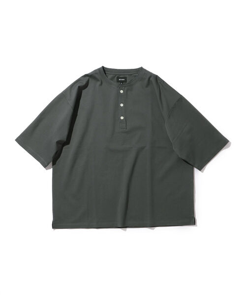 BEAMS（ビームス）の「BEAMS / シルケット ルーズフィット ヘンリーネック  Tシャツ（Tシャツ/カットソー・メンズ・ホワイト/チャコールグレー・LARGE/MEDIUM/X-LARGE/SMALL）」の14枚目の写真