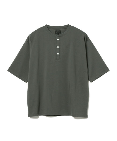 BEAMS（ビームス）の「BEAMS / シルケット ルーズフィット ヘンリーネック  Tシャツ（Tシャツ/カットソー・メンズ・ホワイト/チャコールグレー・LARGE/MEDIUM/X-LARGE/SMALL）」の18枚目の写真