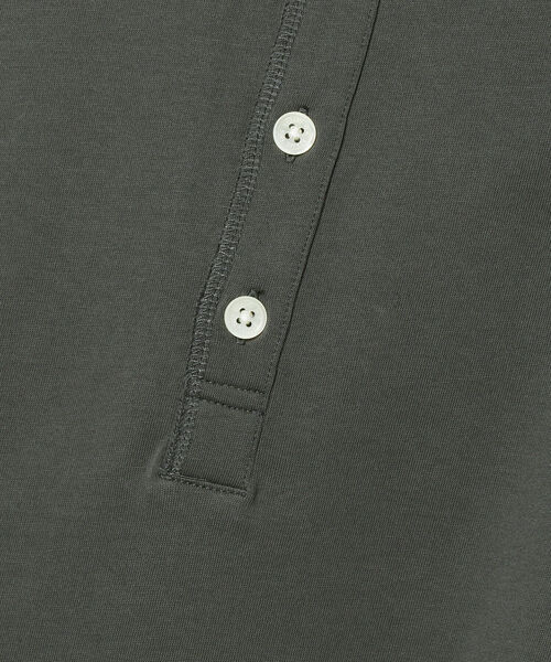 BEAMS（ビームス）の「BEAMS / シルケット ルーズフィット ヘンリーネック  Tシャツ（Tシャツ/カットソー・メンズ・ホワイト/チャコールグレー・LARGE/MEDIUM/X-LARGE/SMALL）」の20枚目の写真