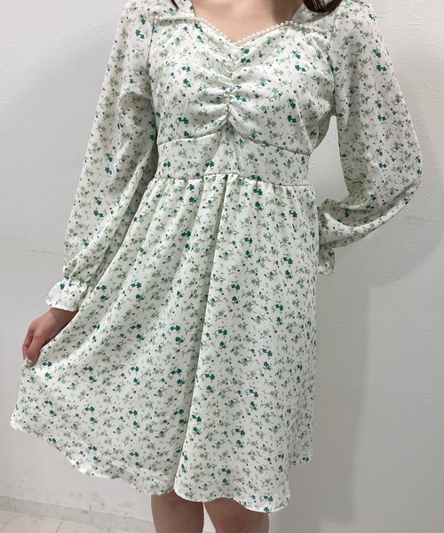 titty＆Co. PETIT（ティティアンドコープティ）の「【titty&Co.PETIT】フラワープリントパールワンピース（ワンピース・レディース・イエロー/グリーン・SMALL/MEDIUM）」の16枚目の写真