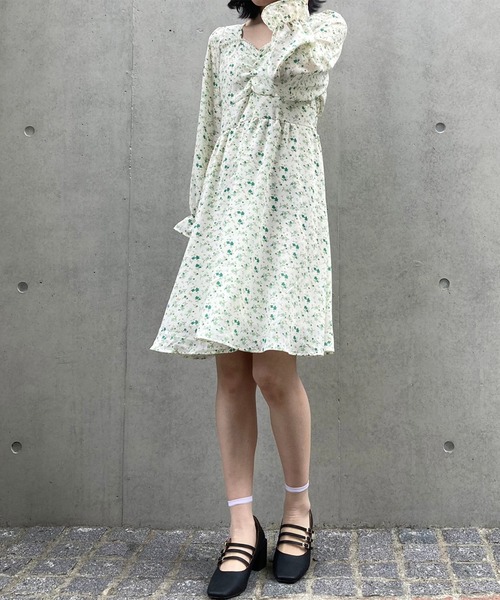 titty＆Co. PETIT（ティティアンドコープティ）の「【titty&Co.PETIT】フラワープリントパールワンピース（ワンピース・レディース・イエロー/グリーン・SMALL/MEDIUM）」の22枚目の写真