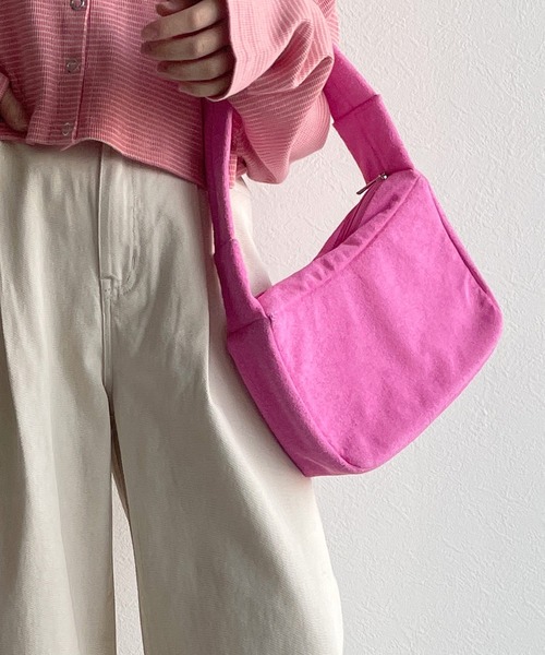 w closet（ダブルクローゼット）の「パイル地ラウンドバッグ（ハンドバッグ・レディース・ピンク/ライム/ブルー・FREE）」の3枚目の写真