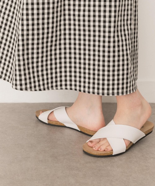 RODE SKO（ロデスコ）の「ラフソールクロスサンダル（サンダル・レディース・ホワイト/ブラック/キャメル・38/36/37）」の2枚目の写真