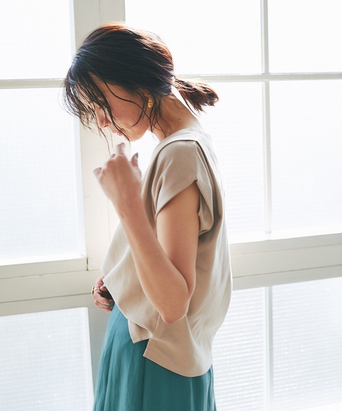 RIVE DROITE(リヴドロワ)の「Vネックタックフレンチカットソー(Tシャツ/カットソー・レディース・チャコールグレー/ベージュ/オフホワイト/ピンク/ミント/ベージュ系その他・FREE)」の10枚目の写真