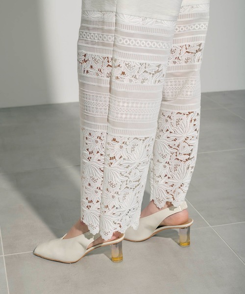 PUBLIC TOKYO（パブリックトウキョウ）の「スクエアトゥパンプス（パンプス・レディース・ブラック/アイボリー・1/2）」の15枚目の写真