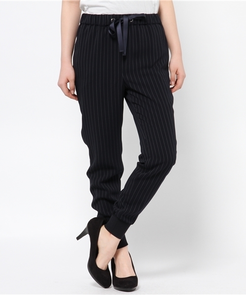 Tiara(ティアラ)の「イージーパンツ(その他パンツ・レディース・ブラック/ネイビー・3/2)」の2枚目の写真