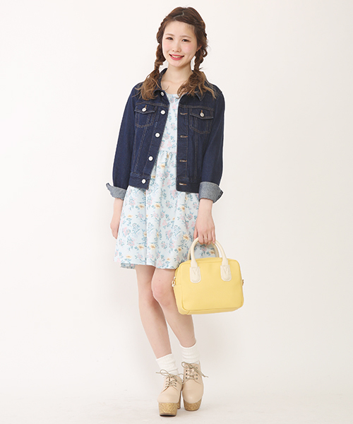 one after another NICE CLAUP（ワンアフターアナザーナイスクラップ）の「【non-no4月号掲載　ナイスクラップ】Ｇジャン（デニムジャケット・レディース・オフホワイト/ブルー/ネイビー・FREE）」の4枚目の写真