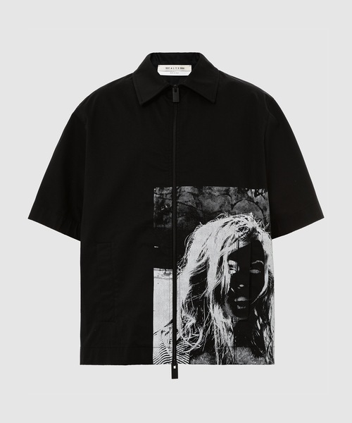 1017 ALYX 9SM(アリクス)の「GRAPHIC ZIP S/S SHIRT(Tシャツ/カットソー・メンズ・ブラック・M/L/XL)」の1枚目の写真
