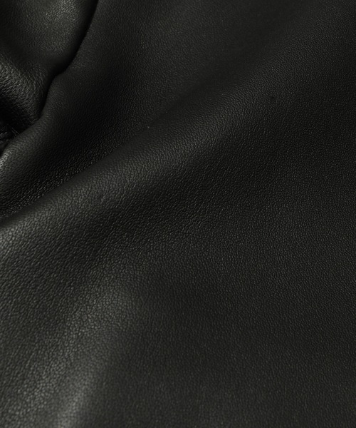 MEN'S BIGI（メンズビギ）の「ラムレザークロームタンニングレザーブルゾン（ライダースジャケット・メンズ・ブラック/ライトブラウン・01/02/03）」の21枚目の写真