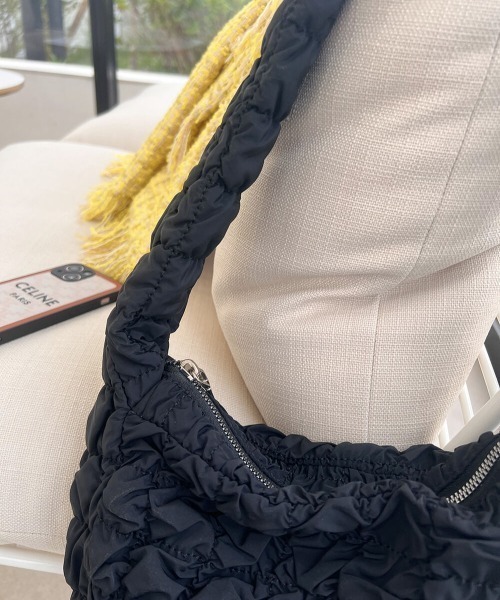 by muni:r（バイ ムニール）の「ライトキルティングミニショルダーバッグ（ショルダーバッグ・レディース・ブラック/アイボリー・ONE SIZE）」の11枚目の写真