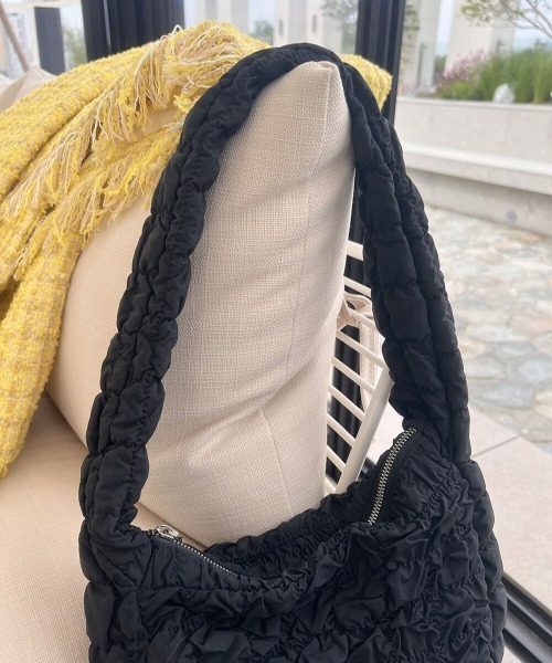 by muni:r（バイ ムニール）の「ライトキルティングミニショルダーバッグ（ショルダーバッグ・レディース・ブラック/アイボリー・ONE SIZE）」の12枚目の写真