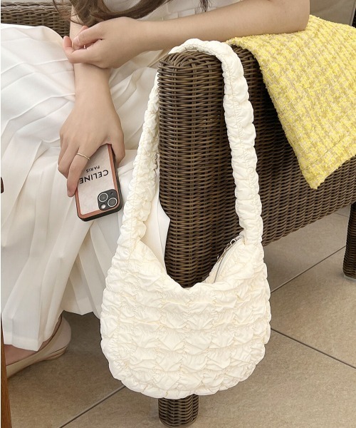 by muni:r（バイ ムニール）の「ライトキルティングミニショルダーバッグ（ショルダーバッグ・レディース・ブラック/アイボリー・ONE SIZE）」の5枚目の写真