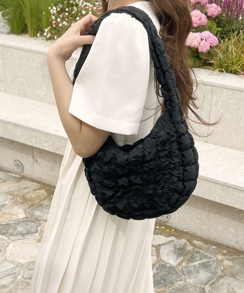by muni:r（バイ ムニール）の「ライトキルティングミニショルダーバッグ（ショルダーバッグ・レディース・ブラック/アイボリー・ONE SIZE）」の13枚目の写真