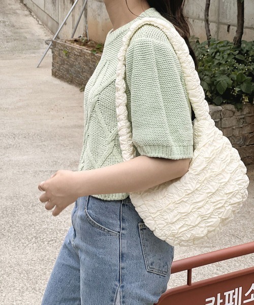 by muni:r（バイ ムニール）の「ライトキルティングミニショルダーバッグ（ショルダーバッグ・レディース・ブラック/アイボリー・ONE SIZE）」の4枚目の写真