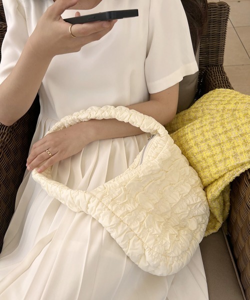 by muni:r（バイ ムニール）の「ライトキルティングミニショルダーバッグ（ショルダーバッグ・レディース・ブラック/アイボリー・ONE SIZE）」の8枚目の写真