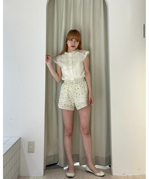 epine(エピヌ)の「shoulder lace pin tuck classical blouse(シャツ/ブラウス・レディース・アイボリー・FREE)」の11枚目の写真