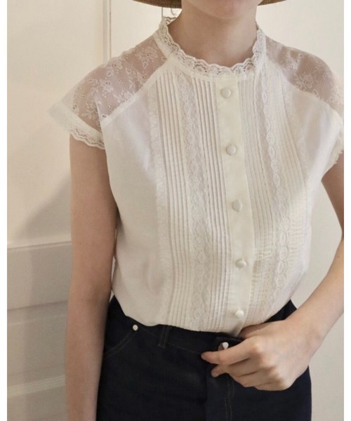 epine(エピヌ)の「shoulder lace pin tuck classical blouse(シャツ/ブラウス・レディース・アイボリー・FREE)」の10枚目の写真