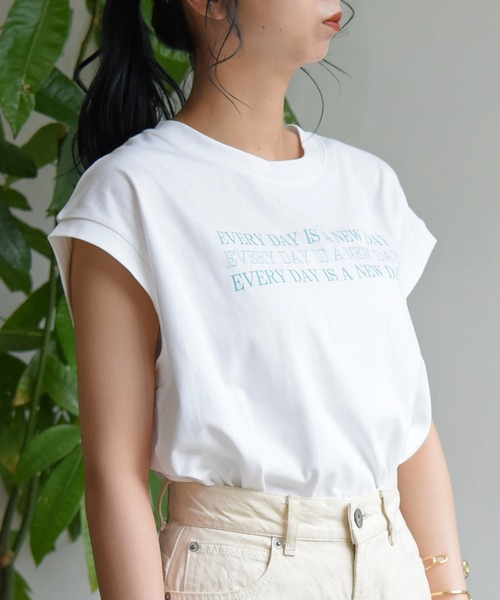 sango（sango）の「ロゴ入ショート丈プルオーバー（Tシャツ/カットソー・レディース・スミクロ/モスグリーン/オフホワイト・FREE）」の6枚目の写真