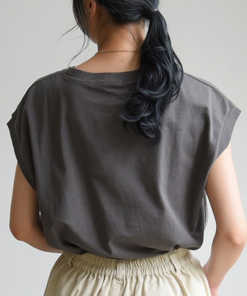 sango（sango）の「ロゴ入ショート丈プルオーバー（Tシャツ/カットソー・レディース・スミクロ/モスグリーン/オフホワイト・FREE）」の18枚目の写真