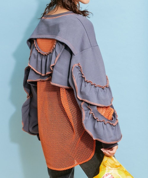 HELLO.SANFRANCISCO(ハローサンフランシスコ)の「【新色追加】【HELLO.SANFRANCISCO】カットアウトフリルトップス(スウェット・レディース・チャコールグレー/ライトグレー/オレンジ/グレー・ONE SIZE)」の20枚目の写真