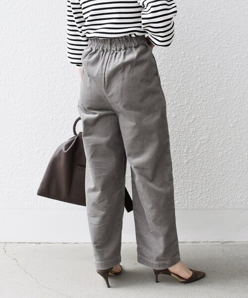 SHIPS（シップス）の「*〈洗濯機可能〉太畝コーデュロイタックパンツ◆（その他パンツ・レディース・ライトグレー/ブラック/ナチュラル/ワイン/ネイビー・SMALL/MEDIUM/LARGE）」の19枚目の写真