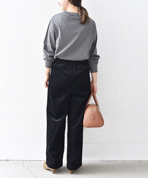 SHIPS（シップス）の「*〈洗濯機可能〉太畝コーデュロイタックパンツ◆（その他パンツ・レディース・ライトグレー/ブラック/ナチュラル/ワイン/ネイビー・SMALL/MEDIUM/LARGE）」の6枚目の写真