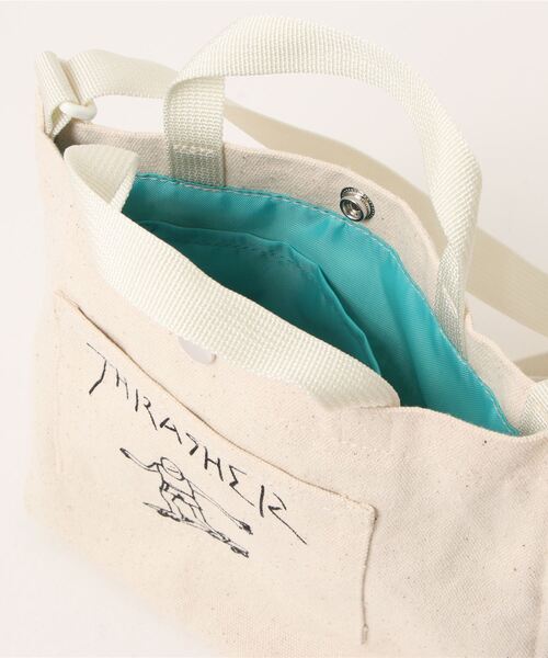 THRASHER（スラッシャー）の「THRASHER スラッシャー コットンキャンバス ショルダーバッグ（ショルダーバッグ・メンズ・ホワイト系その他2/ホワイト系その他4/ホワイト系その他/ホワイト系その他3・FREE）」の13枚目の写真
