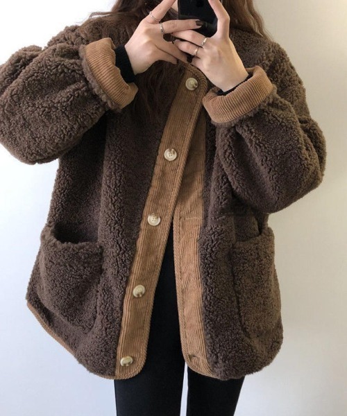 CLEA（クレア）の「コーデュロイ配色オーバーボアコート（ノーカラーコート・レディース・アイボリー/ブラウン・FREE）」の5枚目の写真