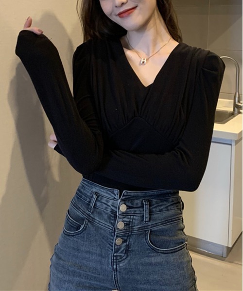 by muni:r(バイ ムニール)の「Vネックシャーリングパフ長袖Tシャツ(Tシャツ/カットソー・レディース・ピンク/アイボリー/ブラック・FREE)」の3枚目の写真