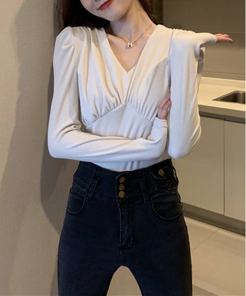 by muni:r(バイ ムニール)の「Vネックシャーリングパフ長袖Tシャツ(Tシャツ/カットソー・レディース・ピンク/アイボリー/ブラック・FREE)」の6枚目の写真