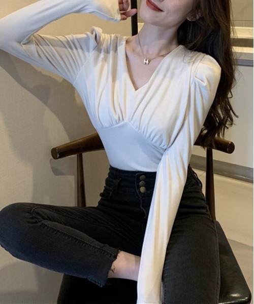 by muni:r(バイ ムニール)の「Vネックシャーリングパフ長袖Tシャツ(Tシャツ/カットソー・レディース・ピンク/アイボリー/ブラック・FREE)」の9枚目の写真
