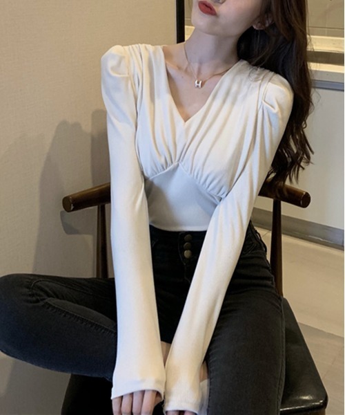by muni:r(バイ ムニール)の「Vネックシャーリングパフ長袖Tシャツ(Tシャツ/カットソー・レディース・ピンク/アイボリー/ブラック・FREE)」の4枚目の写真