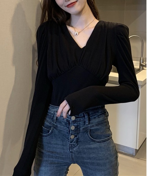 by muni:r(バイ ムニール)の「Vネックシャーリングパフ長袖Tシャツ(Tシャツ/カットソー・レディース・ピンク/アイボリー/ブラック・FREE)」の10枚目の写真