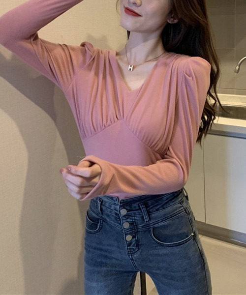 by muni:r(バイ ムニール)の「Vネックシャーリングパフ長袖Tシャツ(Tシャツ/カットソー・レディース・ピンク/アイボリー/ブラック・FREE)」の21枚目の写真
